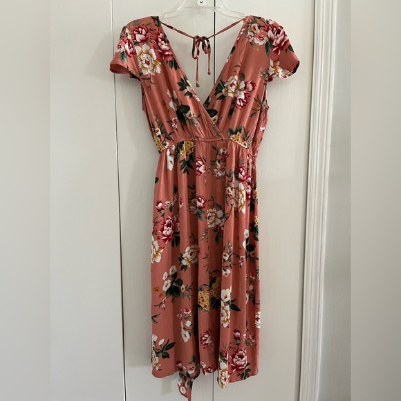 Xhilaration-Short Sleeve Faux Wrap Floral Dress. Size medium. - Picture 3 of 4